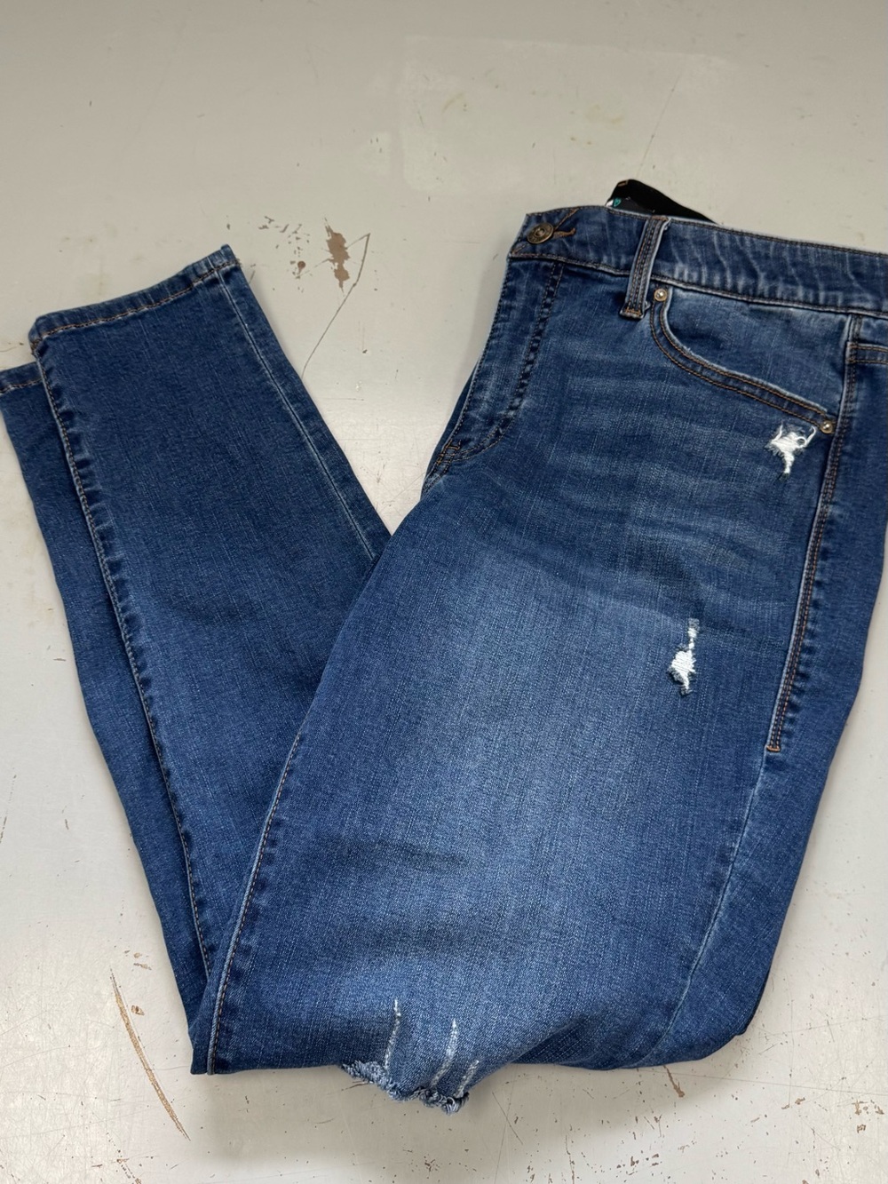 LuLaRoe Women’s Skinny Blue Jeans Size 32 Magic Waistband Distressed Denim